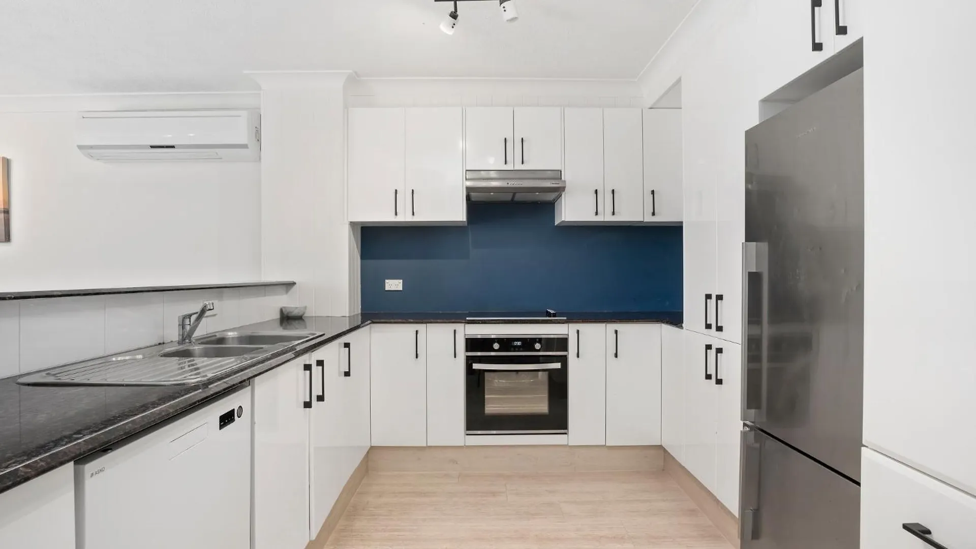 Genesis - Private Apartments Gold Coast
